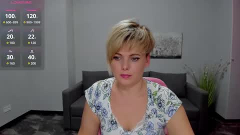Snapshot of julia_wilsons chatting on 01/11/25, 10:19 Julia online show from 01/11/25, 10:19