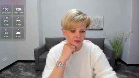 Snapshot of julia_wilsons chatting on 01/16/25, 12:53 Julia online show from 01/16/25, 12:53