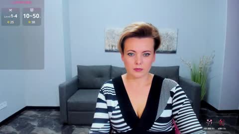 Snapshot of julia_wilsons chatting on 02/07/25, 12:39 Julia online show from 02/07/25, 12:39