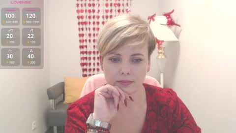 Snapshot of julia_wilsons chatting on 02/10/25, 01:22 Julia online show from 02/10/25, 01:22