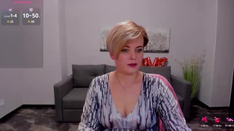 Snapshot of julia_wilsons chatting on 02/17/25, 12:48 Julia online show from 02/17/25, 12:48