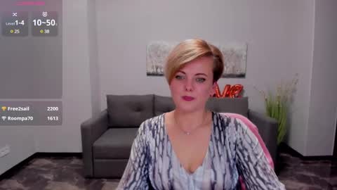 Snapshot of julia_wilsons chatting on 02/17/25, 04:15 Julia online show from 02/17/25, 04:15