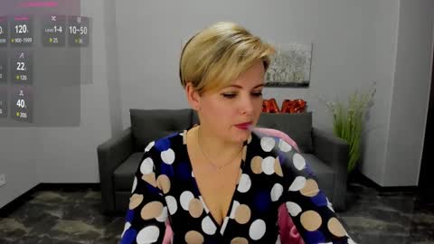 Snapshot of julia_wilsons chatting on 02/18/25, 12:49 Julia online show from 02/18/25, 12:49