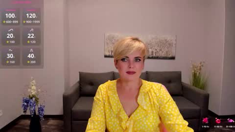 Snapshot of julia_wilsons chatting on 09/17/25, 12:07 Julia online show from 09/17/25, 12:07