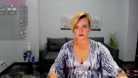 Snapshot of julia_wilsons chatting on 09/21/25, 12:29 Julia online show from 09/21/25, 12:29