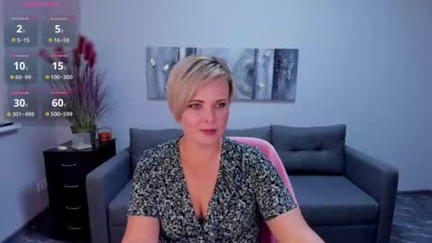 Snapshot of julia_wilsons chatting on 10/21/25, 12:06 Julia online show from 10/21/25, 12:06