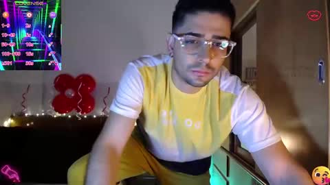 Snapshot of julian1225_ chatting on 02/19/25, 01:51 Julian online show from 02/19/25, 01:51