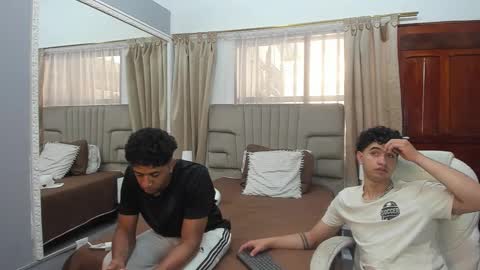 julian billy online show from 02/12/25, 02:43