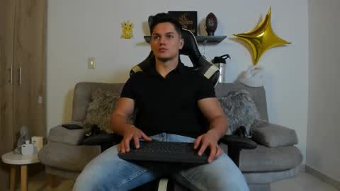 Snapshot of julian_wallace chatting on 10/07/25, 06:16 julian_wallace online show from 10/07/25, 06:16