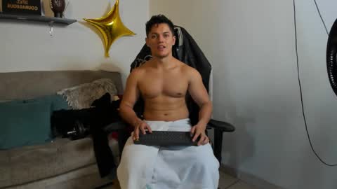 Snapshot of julian_wallace chatting on 10/13/25, 07:14 julian_wallace online show from 10/13/25, 07:14