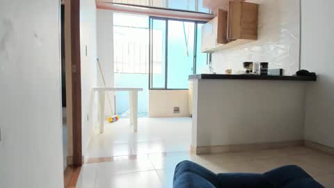 Snapshot of julian_wallace chatting on 10/28/25, 03:14 julian_wallace online show from 10/28/25, 03:14