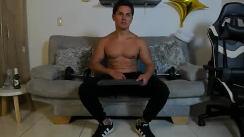 Snapshot of julian_wallace chatting on 11/15/25, 07:10 julian_wallace online show from 11/15/25, 07:10