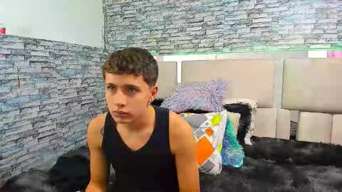 Snapshot of julian_wolf18 chatting on 09/25/25, 02:21 julian online show from 09/25/25, 02:21