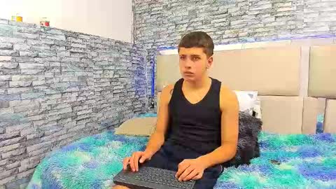 julian online show from 10/18/25, 04:30