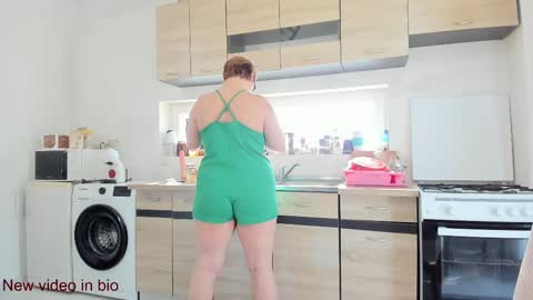 Snapshot of juliana35 chatting on 02/19/25, 11:06 juliana35 online show from 02/19/25, 11:06