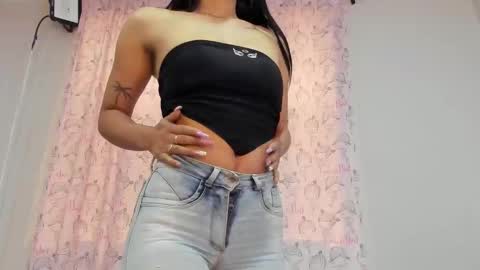 Snapshot of juliana_ls chatting on 09/27/25, 02:11 Juliana online show from 09/27/25, 02:11