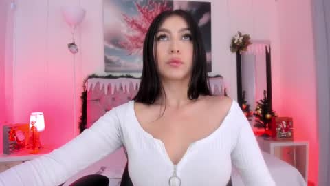 Snapshot of julianaa_castro chatting on 12/27/24, 11:50 JULIANA CASTRO online show from 12/27/24, 11:50