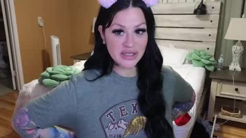 Texas Mamasita online show from 11/25/25, 04:07