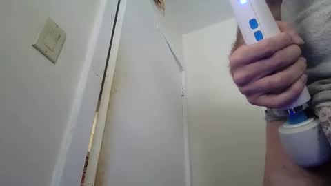 julianjj2001 online show from 12/26/24, 08:53