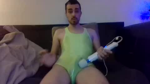 julianjj2001 online show from 12/29/24, 02:17