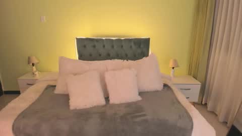 Snapshot of julianne__ chatting on 11/02/25, 12:13 Julianne online show from 11/02/25, 12:13