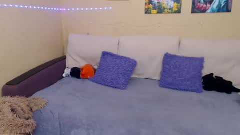 Snapshot of juliasane_ chatting on 02/17/25, 03:09 Jul online show from 02/17/25, 03:09