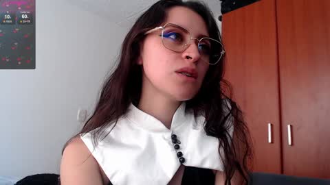 Snapshot of julie_autmn_ chatting on 01/21/25, 03:10 yules online show from 01/21/25, 03:10