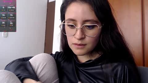 Snapshot of julie_autmn_ chatting on 02/12/25, 07:13 yules online show from 02/12/25, 07:13