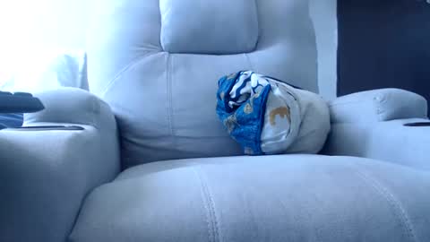 Snapshot of julie_bunny chatting on 12/15/24, 04:04 Julie bunny online show from 12/15/24, 04:04