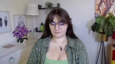 Snapshot of julie_extasy chatting on 09/10/25, 12:38 Julie online show from 09/10/25, 12:38