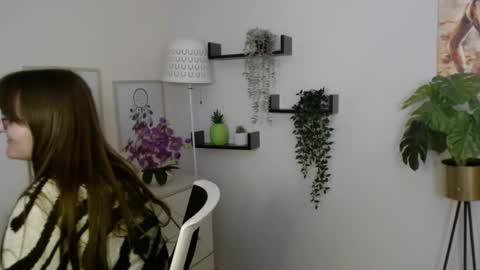 Julie online show from 11/20/25, 05:12