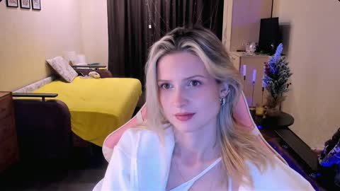 Julie online show from 11/20/25, 03:12