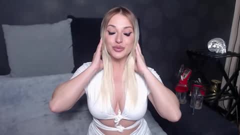 Snapshot of juliediamond chatting on 11/05/25, 11:38 julia online show from 11/05/25, 11:38