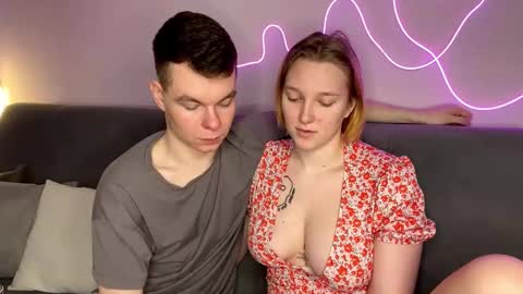 Julie and Thomas online show from 11/06/25, 08:15