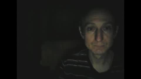 Snapshot of julien31x chatting on 10/26/25, 10:25 Julienxx31 online show from 10/26/25, 10:25