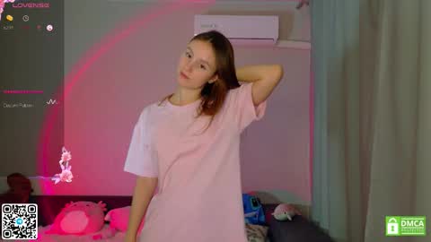 Snapshot of julieqt chatting on 09/22/25, 03:47 julieqt online show from 09/22/25, 03:47