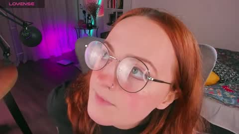 Snapshot of juliet_schoolgirl chatting on 03/10/25, 10:34 Juliet online show from 03/10/25, 10:34