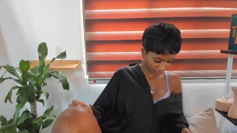 Juli online show from 10/14/25, 03:02