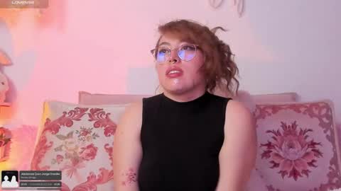Snapshot of julieta_cooper20 chatting on 09/28/25, 03:45 Juli online show from 09/28/25, 03:45