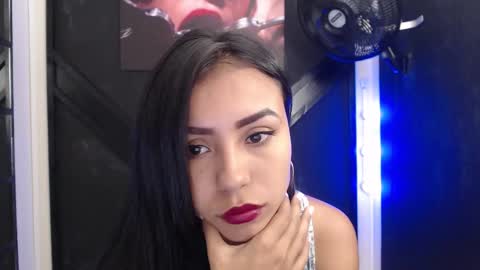 Snapshot of julieta_fn chatting on 03/03/25, 12:27 julieta_fn online show from 03/03/25, 12:27