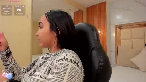 Snapshot of julieta_rose__ chatting on 11/11/25, 10:10 online show from 11/11/25, 10:10