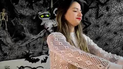 Julietta Jackson online show from 10/24/25, 08:05