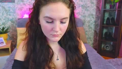 Snapshot of julietvelour chatting on 11/10/25, 02:38 Julia online show from 11/10/25, 02:38