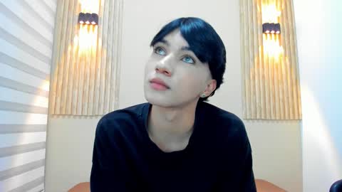 Snapshot of julii_rico chatting on 10/20/25, 04:51 JULI online show from 10/20/25, 04:51