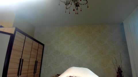 Snapshot of julissweet chatting on 01/11/25, 02:47 Asmodeus online show from 01/11/25, 02:47