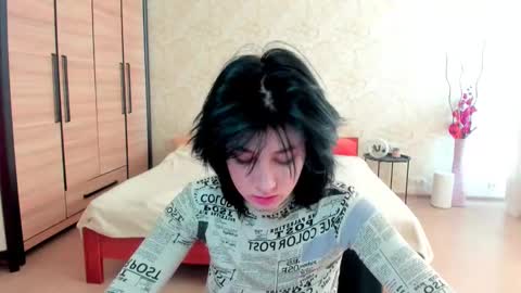 Snapshot of julissweet chatting on 02/08/25, 10:50 Asmodeus online show from 02/08/25, 10:50