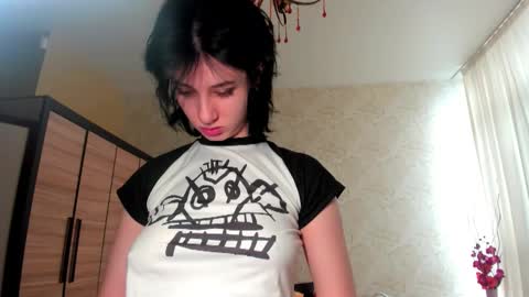 Snapshot of julissweet chatting on 02/10/25, 07:36 Asmodeus online show from 02/10/25, 07:36