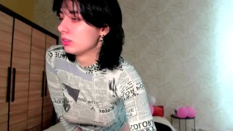 Snapshot of julissweet chatting on 02/15/25, 07:27 Asmodeus online show from 02/15/25, 07:27