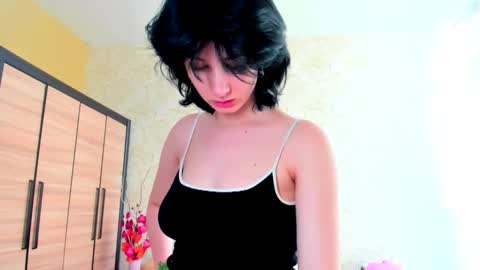 Snapshot of julissweet chatting on 02/17/25, 10:40 Asmodeus online show from 02/17/25, 10:40