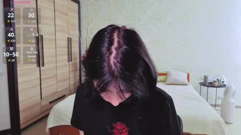 Snapshot of julissweet chatting on 10/19/25, 06:47 Asmodeus online show from 10/19/25, 06:47